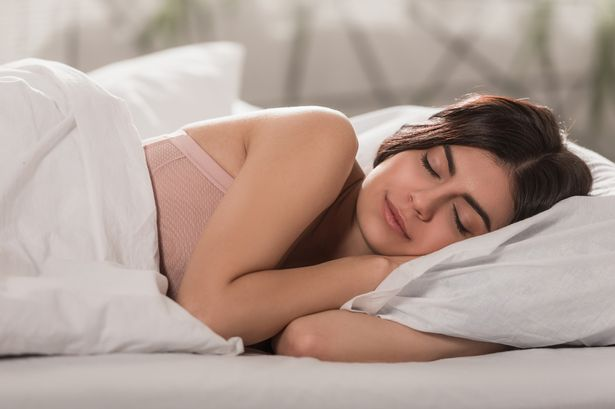How to Sleep Better in Summer- Best Tips for Hot Sleepers