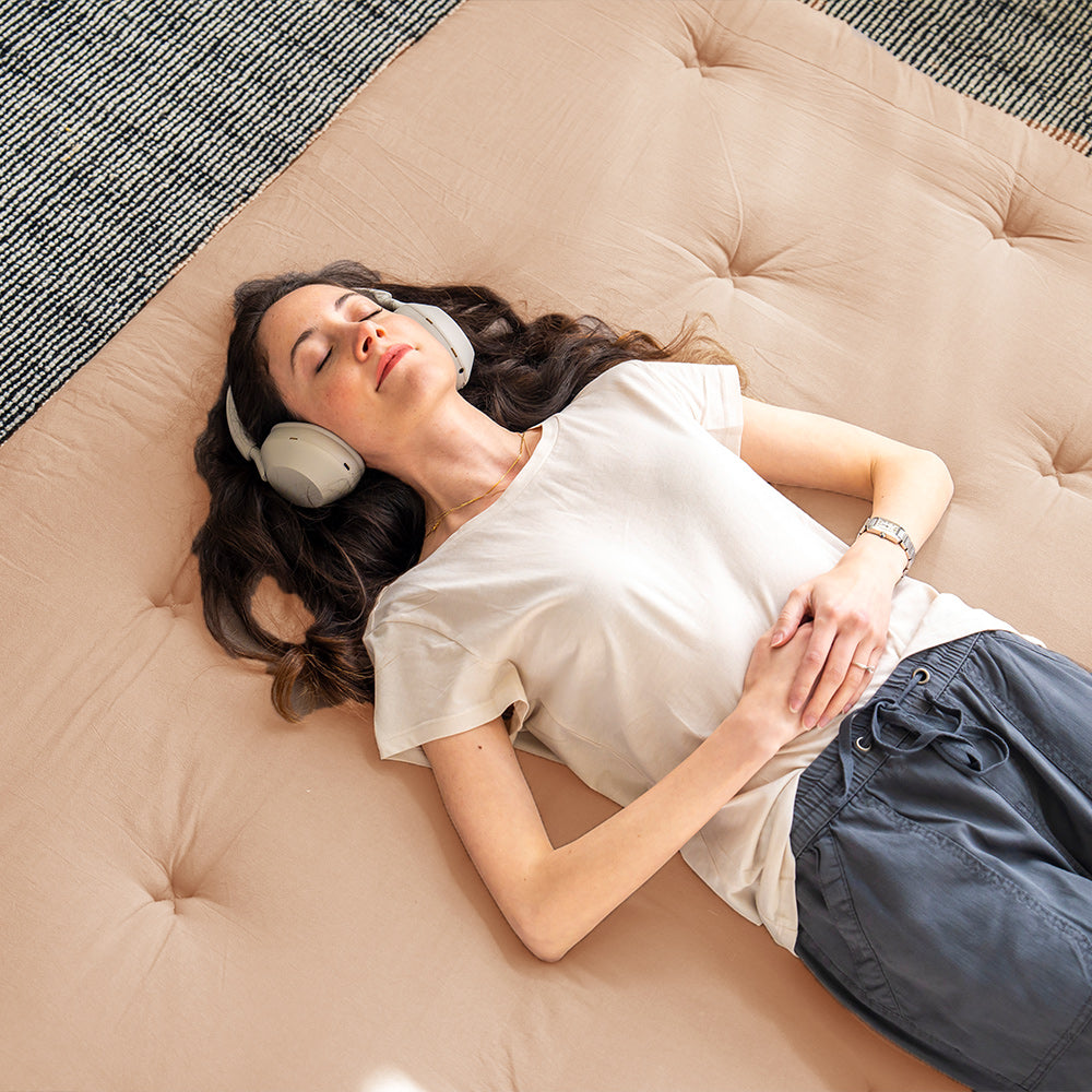 sleep with futon mattress can relieve pain